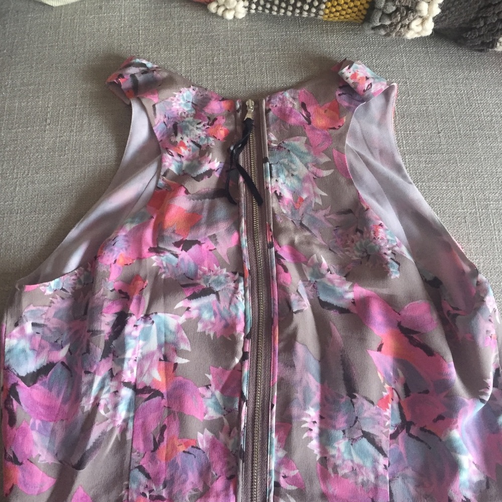 Dress - Picture 4 of 4